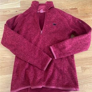 The Black Dog size small red quarter zip